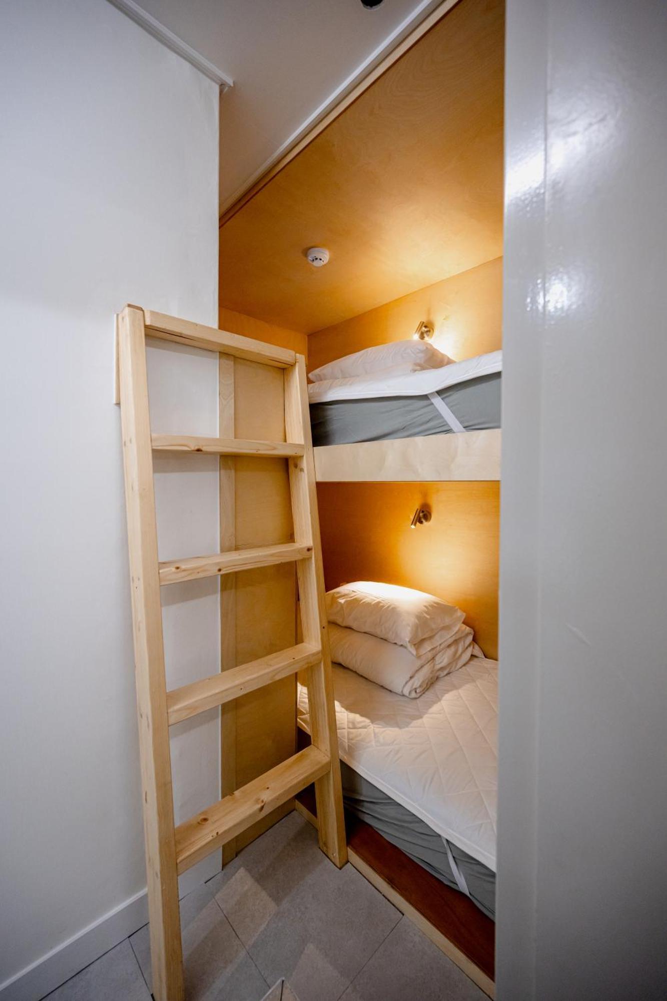 Ikseon Atelier Hostel