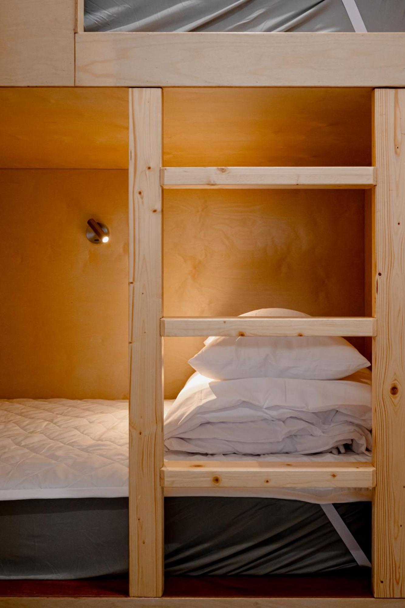 Ikseon Atelier Hostel *